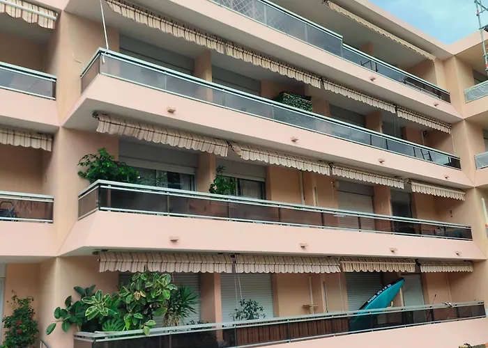 Dolce-Vita Appart 3 Etoiles, Climatise , 50M De La Mer Et Aux Portes De Menton ,Parking Gratuit