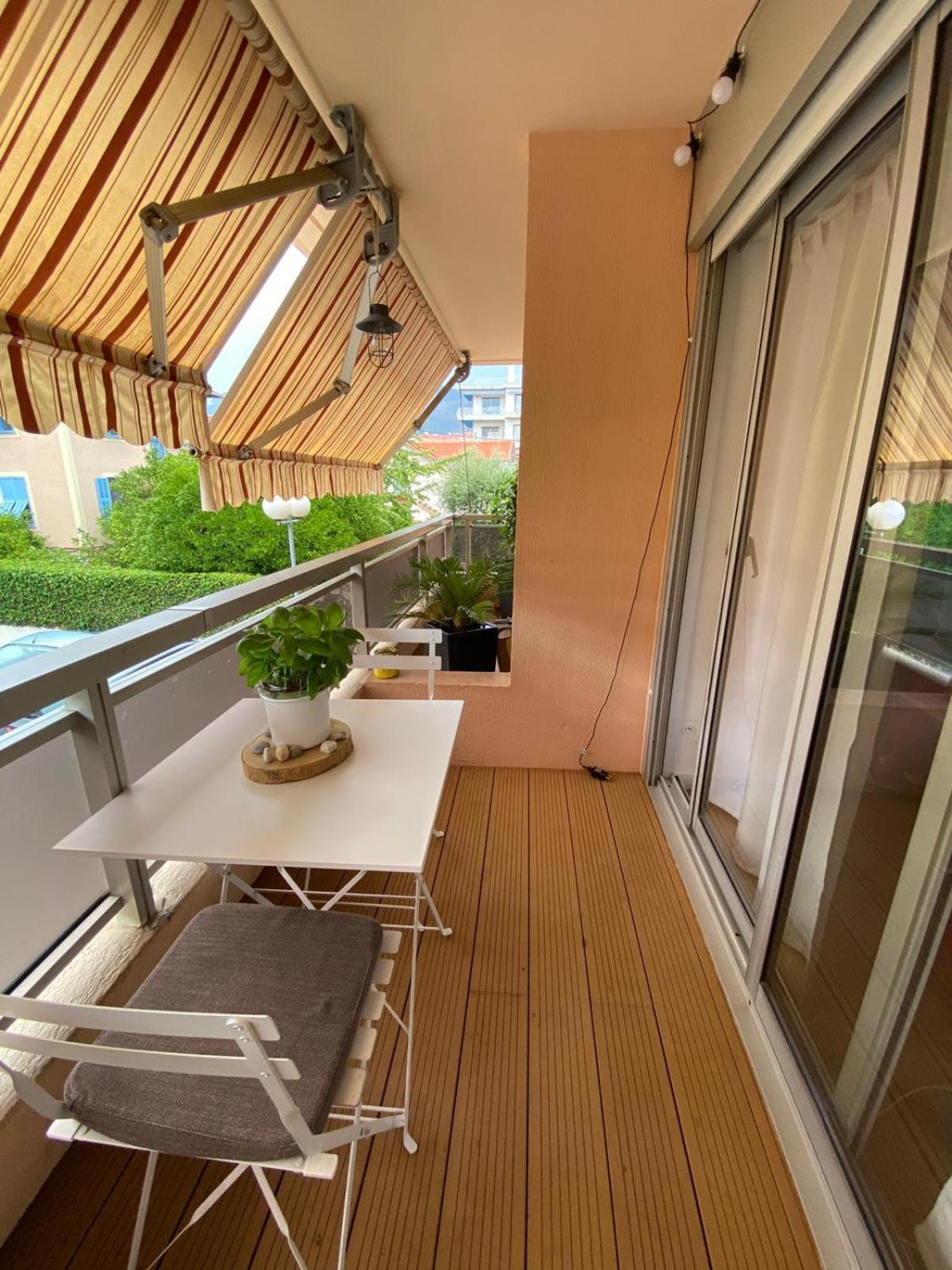 Dolce-vita 3 Etoiles, Climatise , 50m De La Et Aux Portes De Menton ,parking Gratuit *